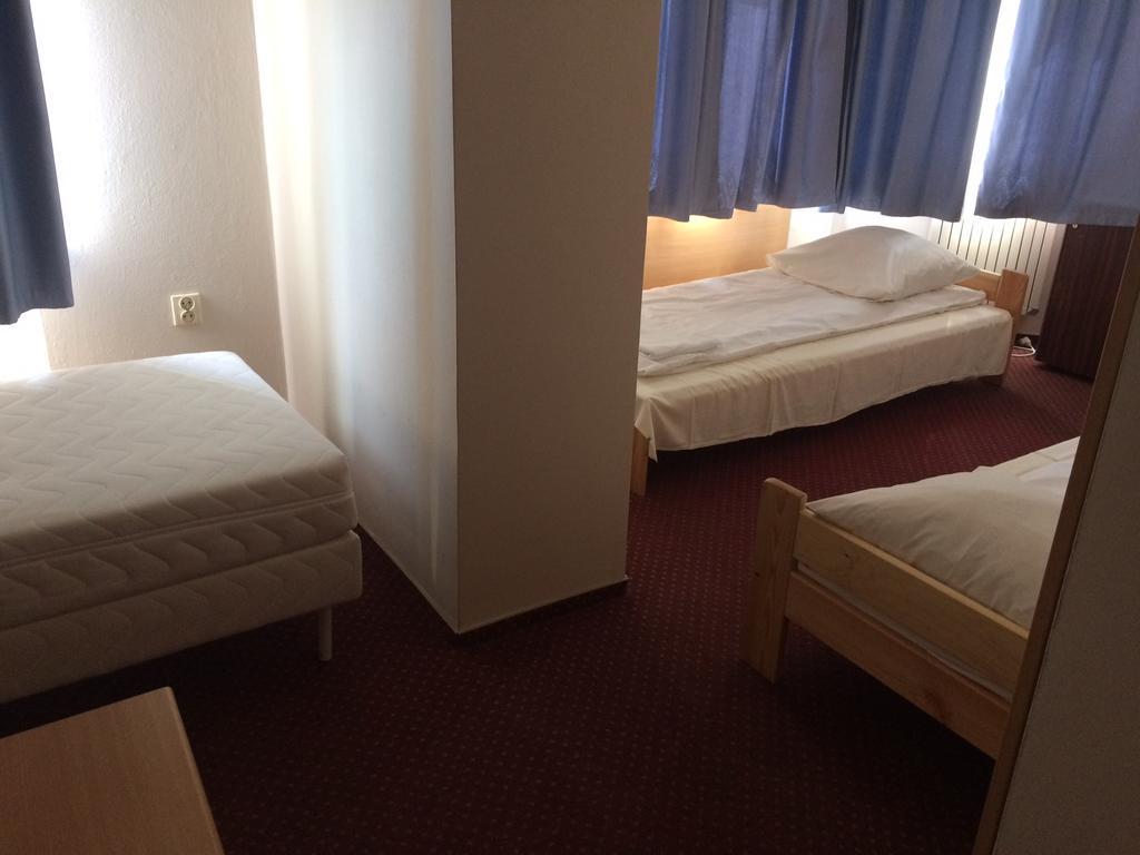 Pokój trzyosobowy typu Comfort z prysznicem